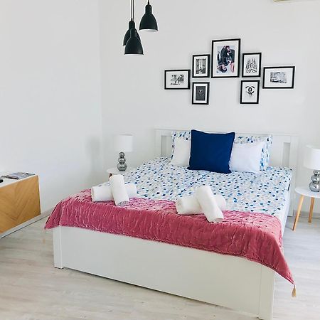 Belvarosi Studio Apartman Kecskemét Buitenkant foto