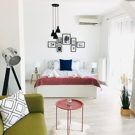 Belvarosi Studio Apartman Kecskemét Buitenkant foto