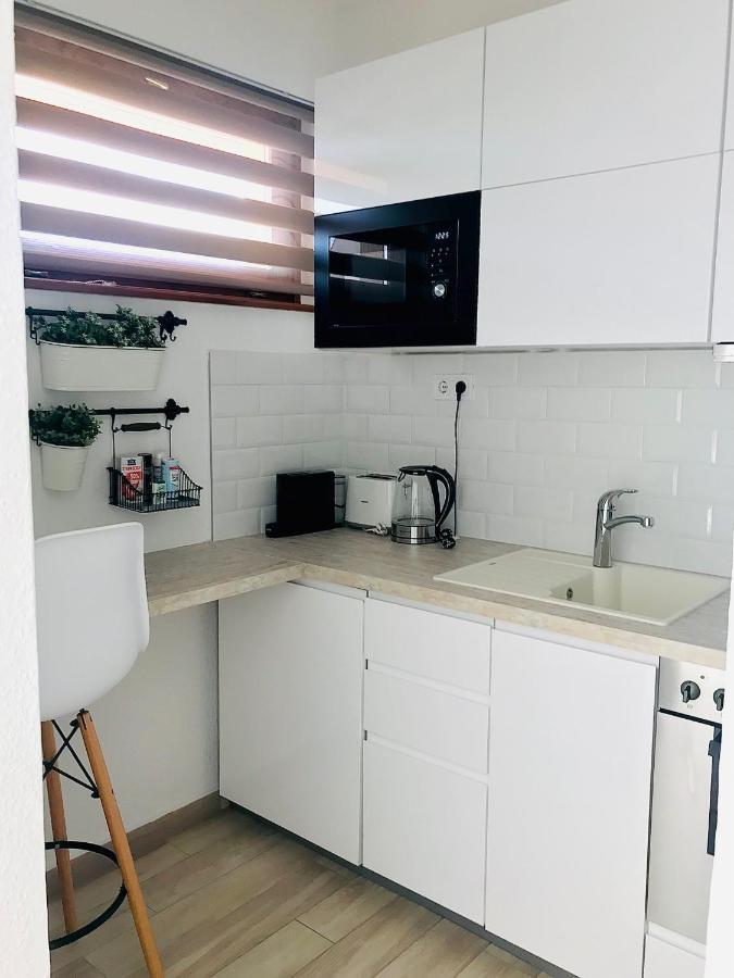 Belvarosi Studio Apartman Kecskemét Buitenkant foto