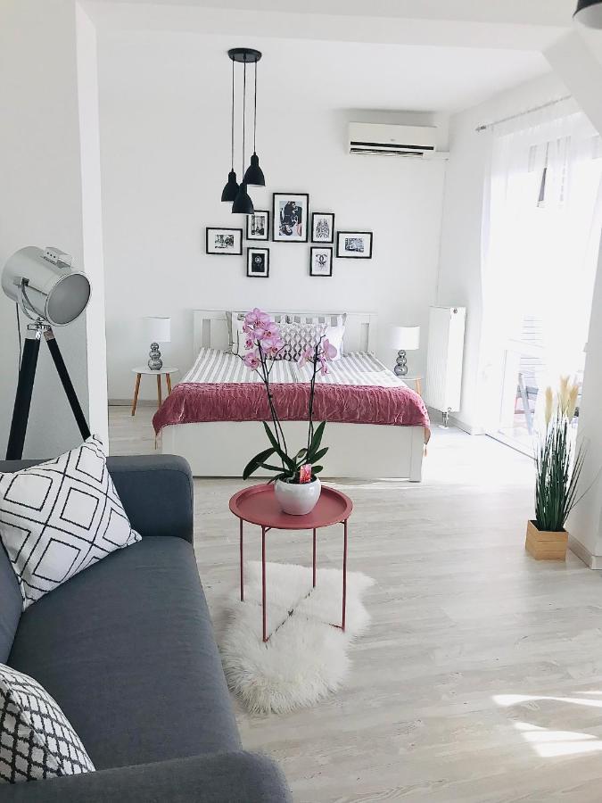 Belvarosi Studio Apartman Kecskemét Buitenkant foto